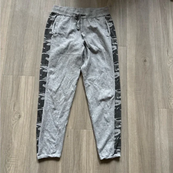 Monrow Light Gray Camo Cotton and Cashmere Joggers - Picture 2 of 6